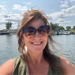 Meet your Posher, Angie